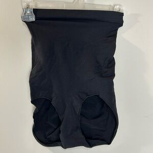 New without tags Skims‎ high waisted brief black 4XL-5XL